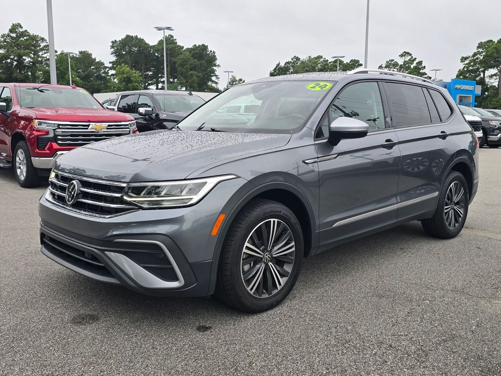 Platinum Gray Metallic 2024 Volkswagen Tiguan SUV / Crossover Front-Wheel Drive 8-Speed Automatic