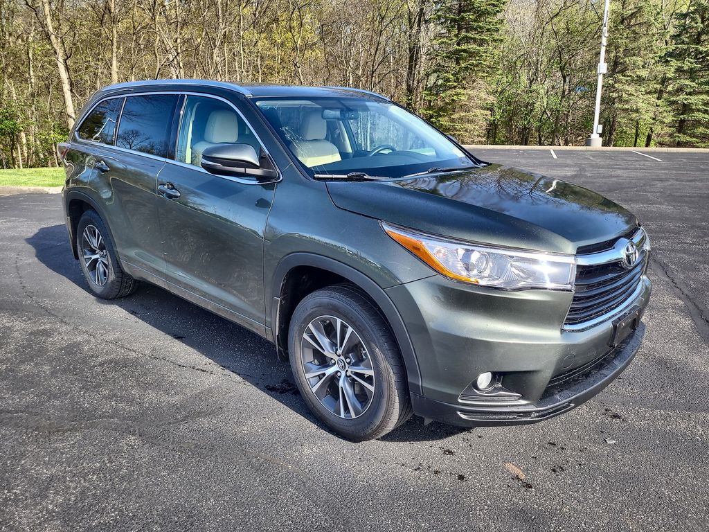 2016 Toyota Highlander XLE 2
