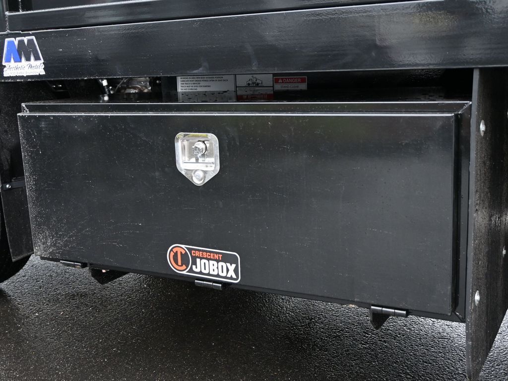 2025 Isuzu NPR HD 