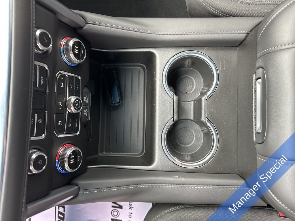 2024 GMC Yukon SLE photo
