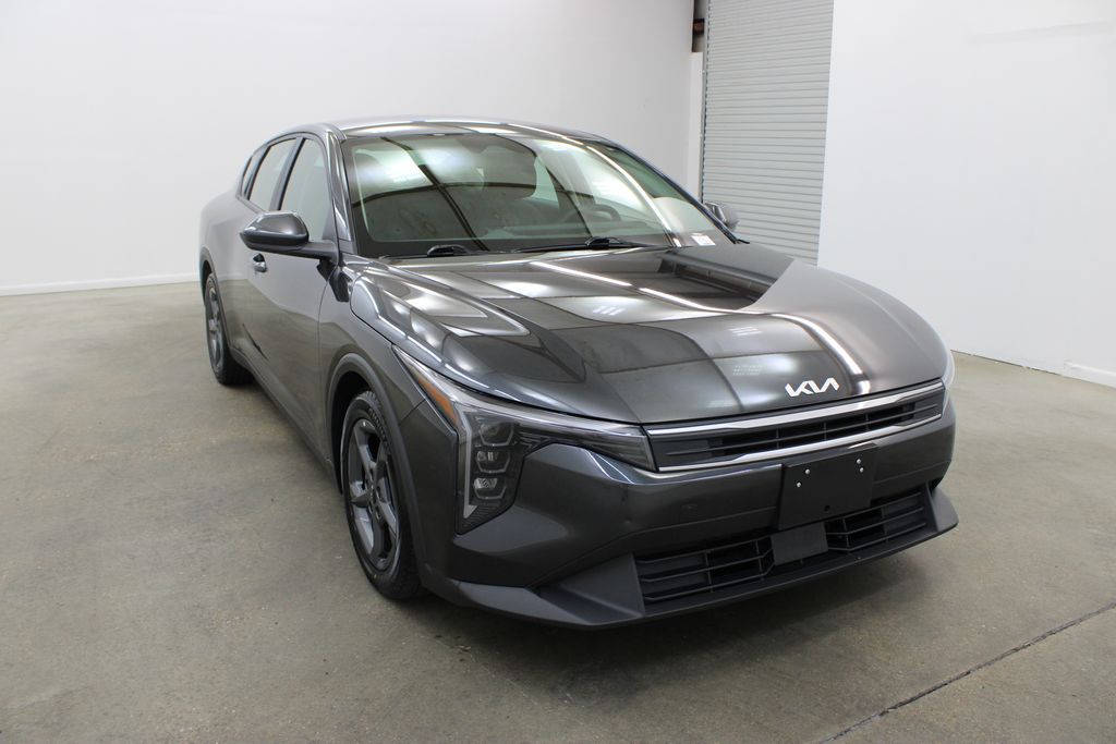 used 2025 Kia K4 car