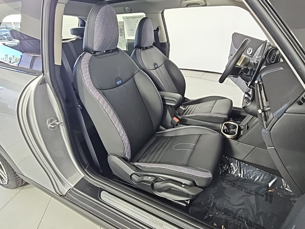 Thumbnail: 2025 MINI Cooper - 20