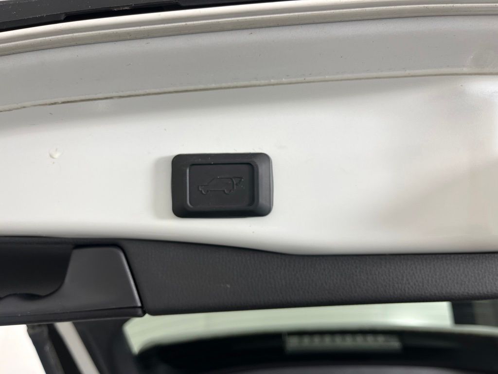 Thumbnail: 2023 Toyota RAV4 - 22