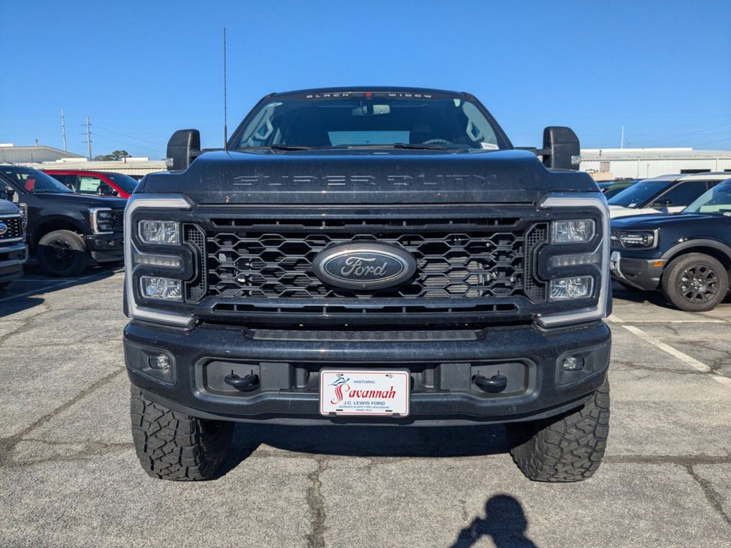 2026 Ford F-250 Super Duty Black Widow