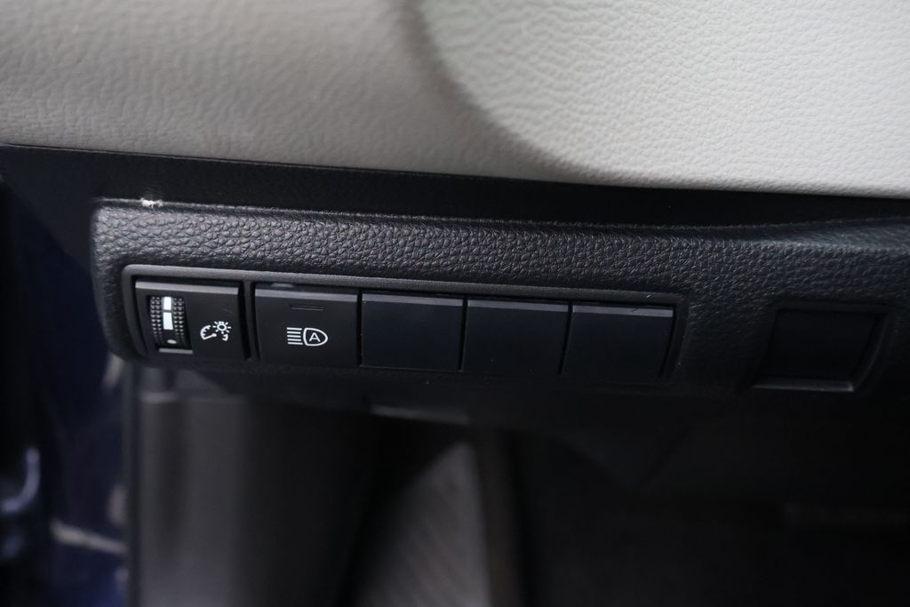 Thumbnail: 2021 Toyota Corolla - 17