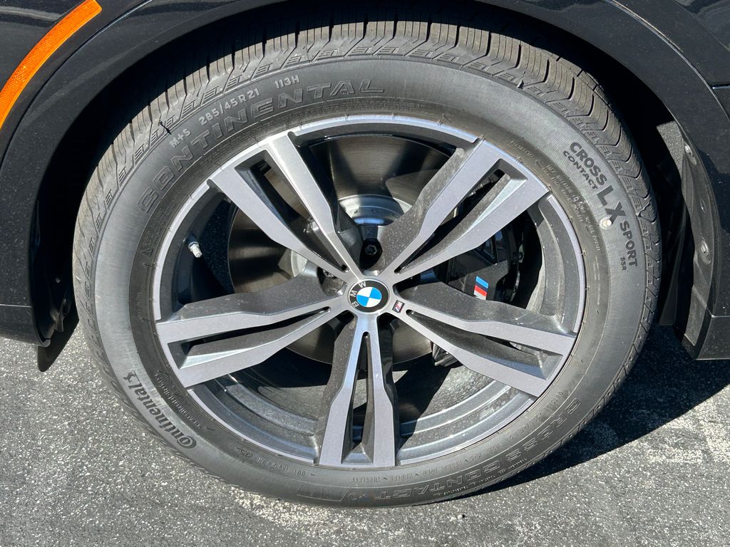 Thumbnail: 2026 BMW X7 - 9