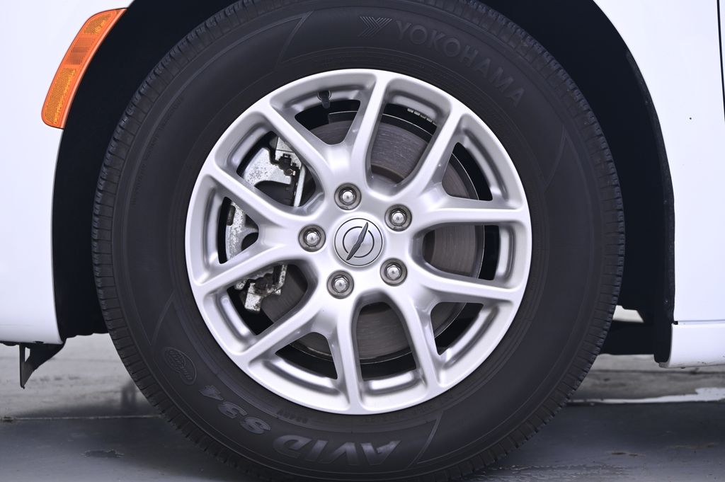 Thumbnail: 2024 Chrysler Pacifica - 11