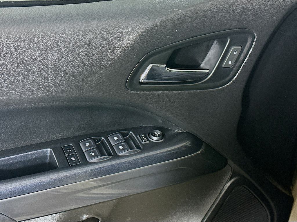 Used 2021 Beige GMC AT4 w/Cloth image 24