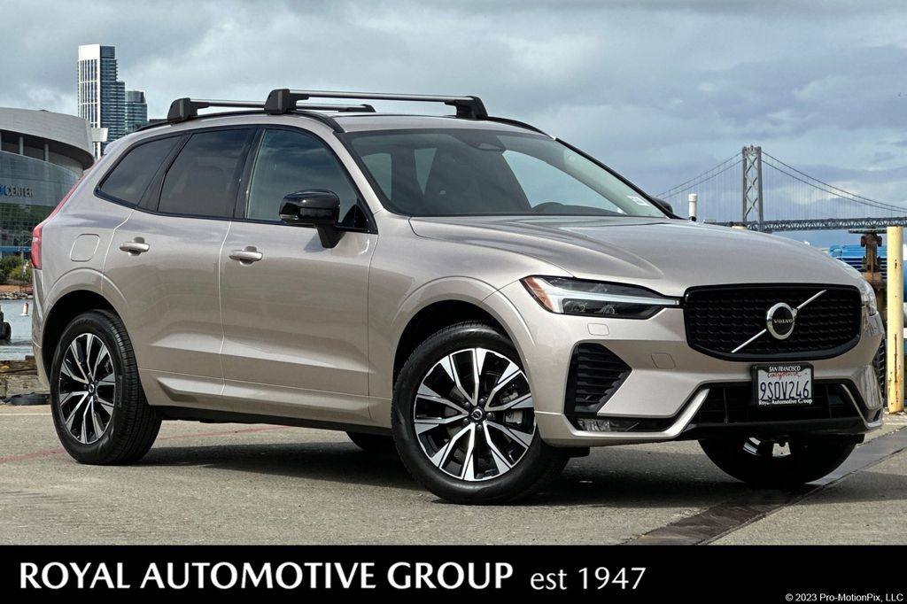 2025 Volvo XC60 B5 Core Dark Theme AWD