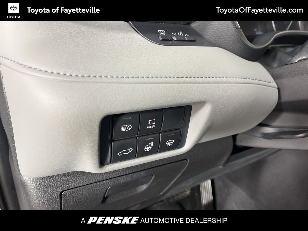 Thumbnail: 2021 Toyota Highlander - 30