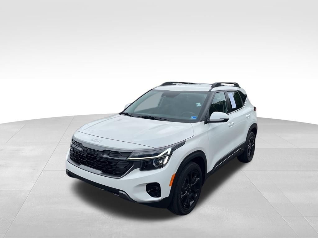 Used 2024 White Kia X-Line image 32