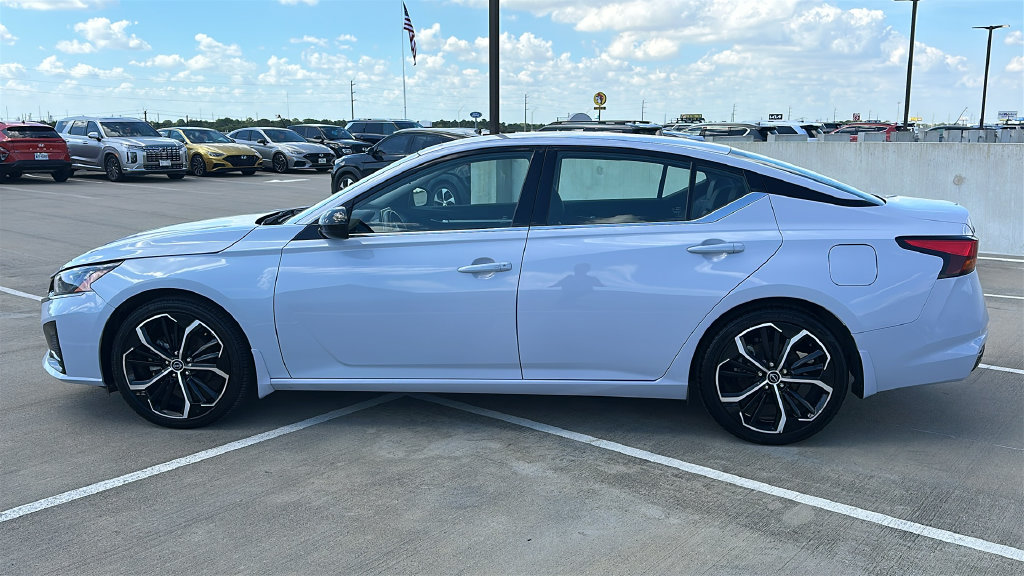 2025 Nissan Altima 2.5 SR Gray at Central Houston Nissan