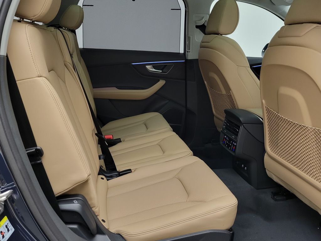 Thumbnail: 2026 Audi Q7 - 18