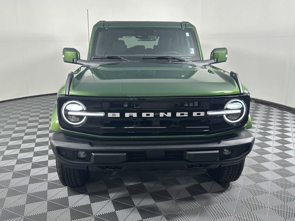 2024 Ford Bronco Outer Banks 2