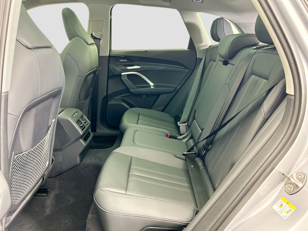 Thumbnail: 2025 Audi Q5 - 21