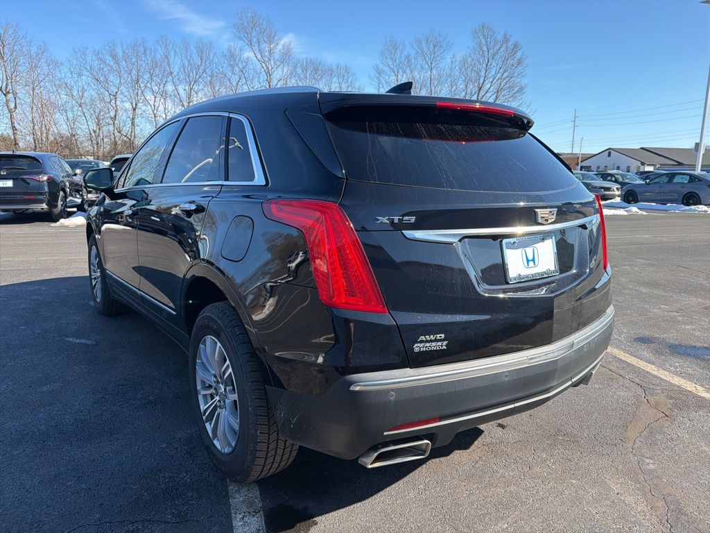 Thumbnail: 2019 Cadillac XT5 - 3
