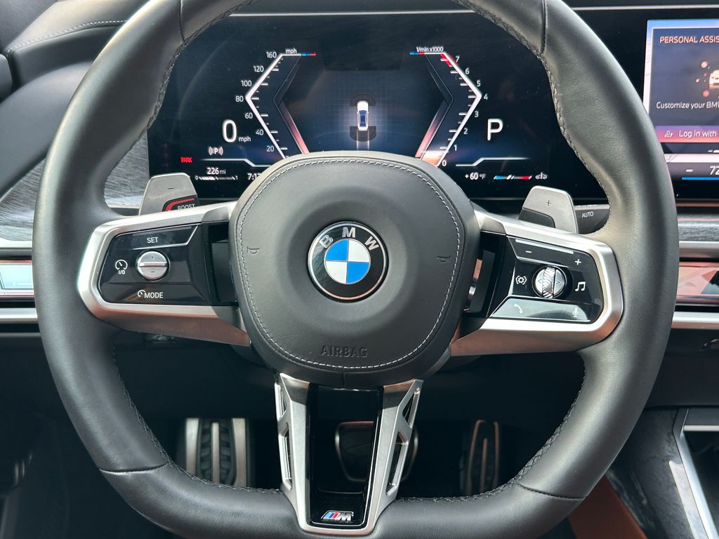 Thumbnail: 2023 BMW 7 Series - 18