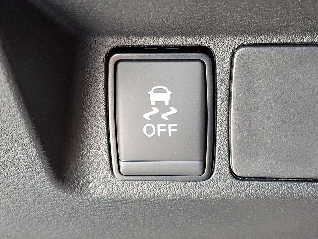 2026 Nissan Frontier — photo 17