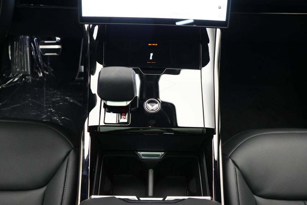 Thumbnail: 2026 Land Rover Range Rover Sport - 21