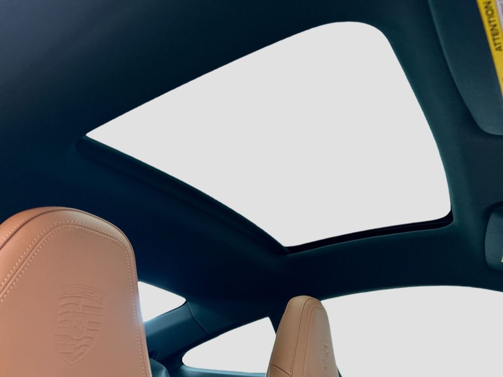 Thumbnail: 2026 Porsche 911 - 21