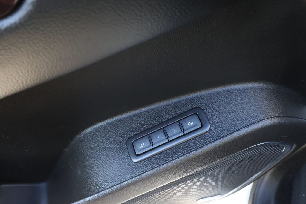 Thumbnail: 2019 GMC Yukon - 19