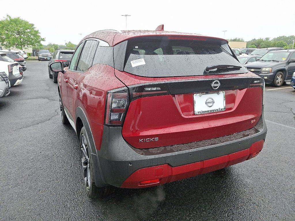 2025 Nissan Kicks SR 3