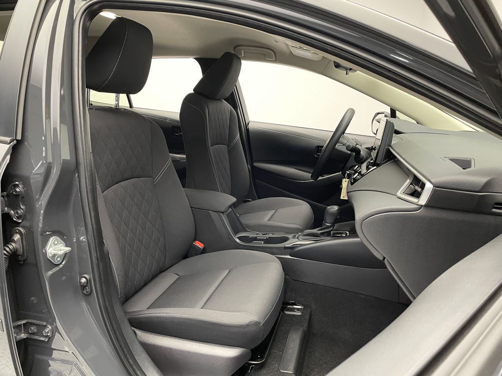 2025 Toyota Corolla LE 17