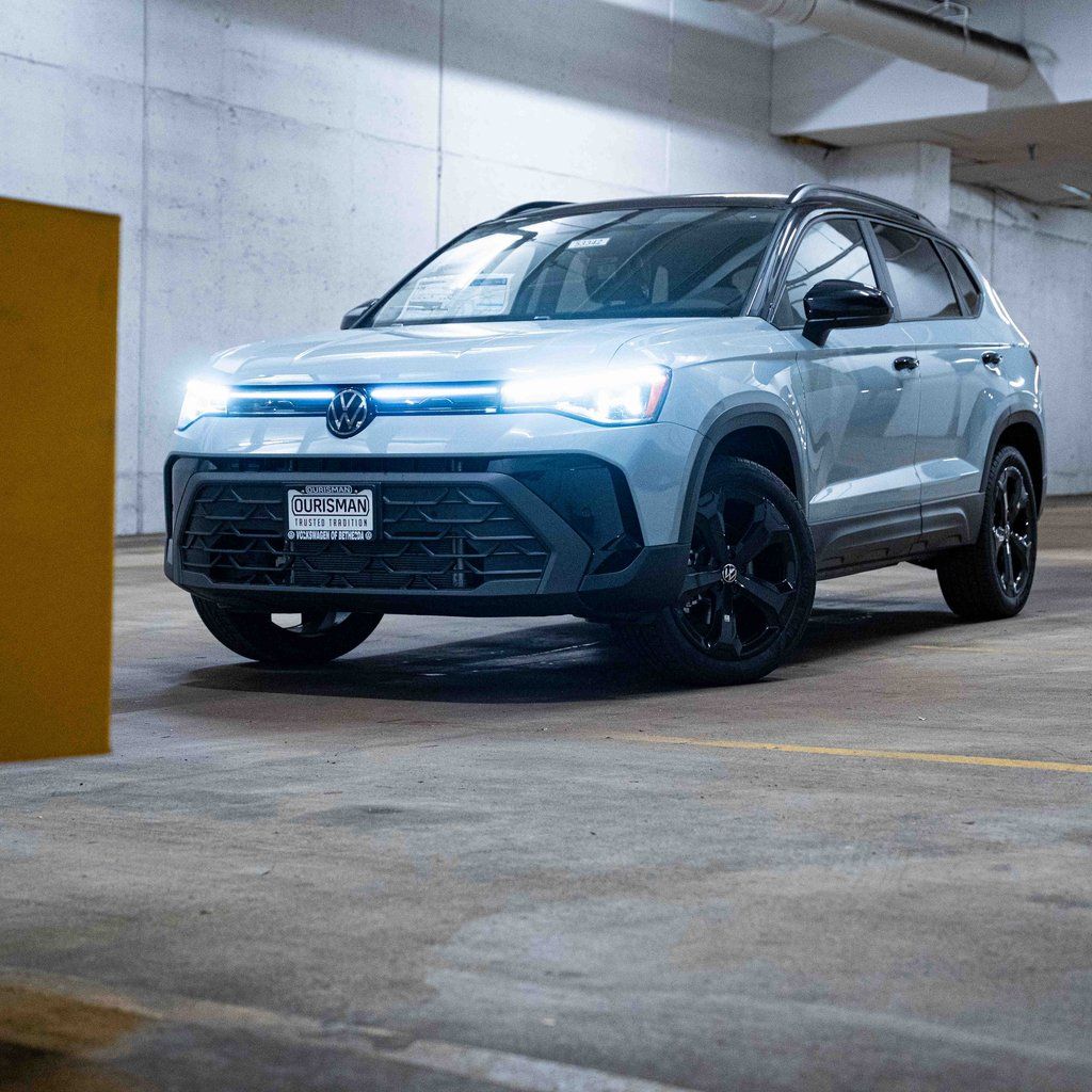 2026 Volkswagen Taos 1.5T SE Black