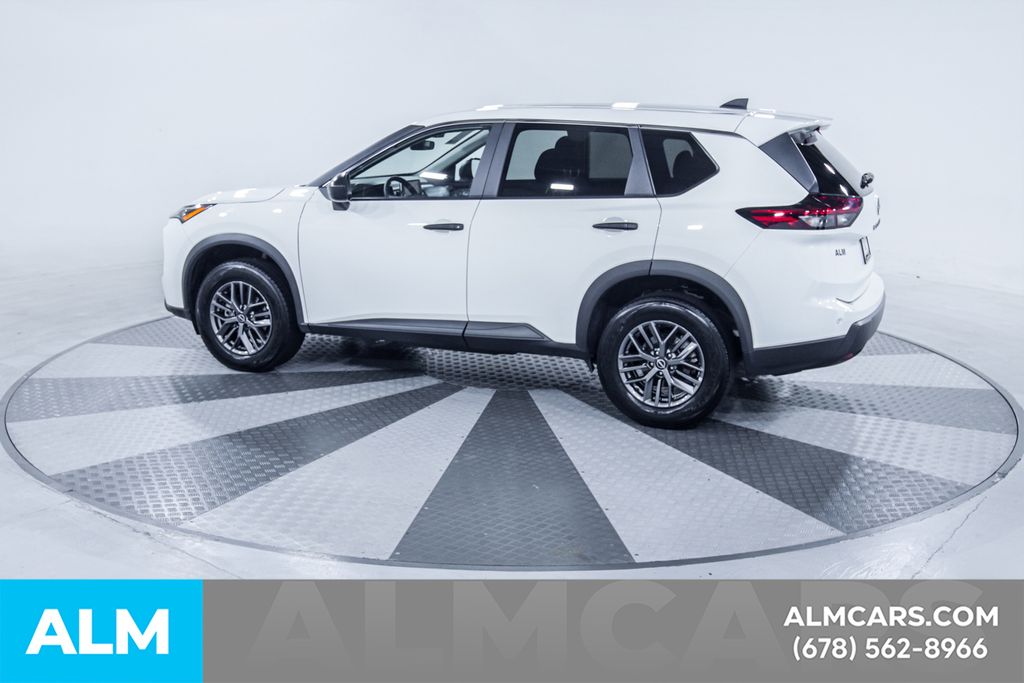 Used 2024 White Nissan S image 5
