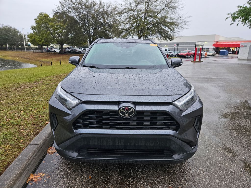 2022 Toyota RAV4 XLE 8