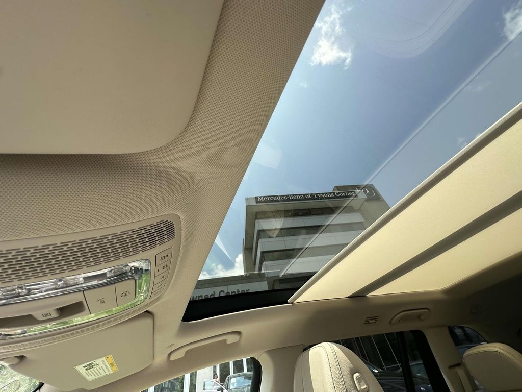 2022 Mercedes-Benz GLS 450 4MATIC 11