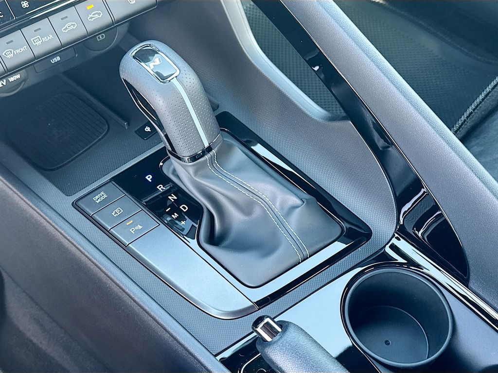 Thumbnail: 2025 Hyundai Elantra - 15