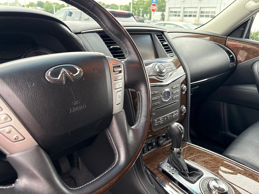 2015 INFINITI QX80 — photo 6