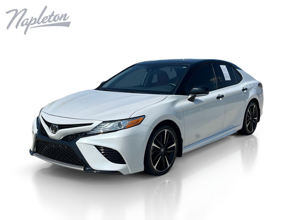 Wind Chill Pearl/Midnight Black Metallic 2020 Toyota Camry Sedan Front-Wheel Drive 8-Speed Automatic