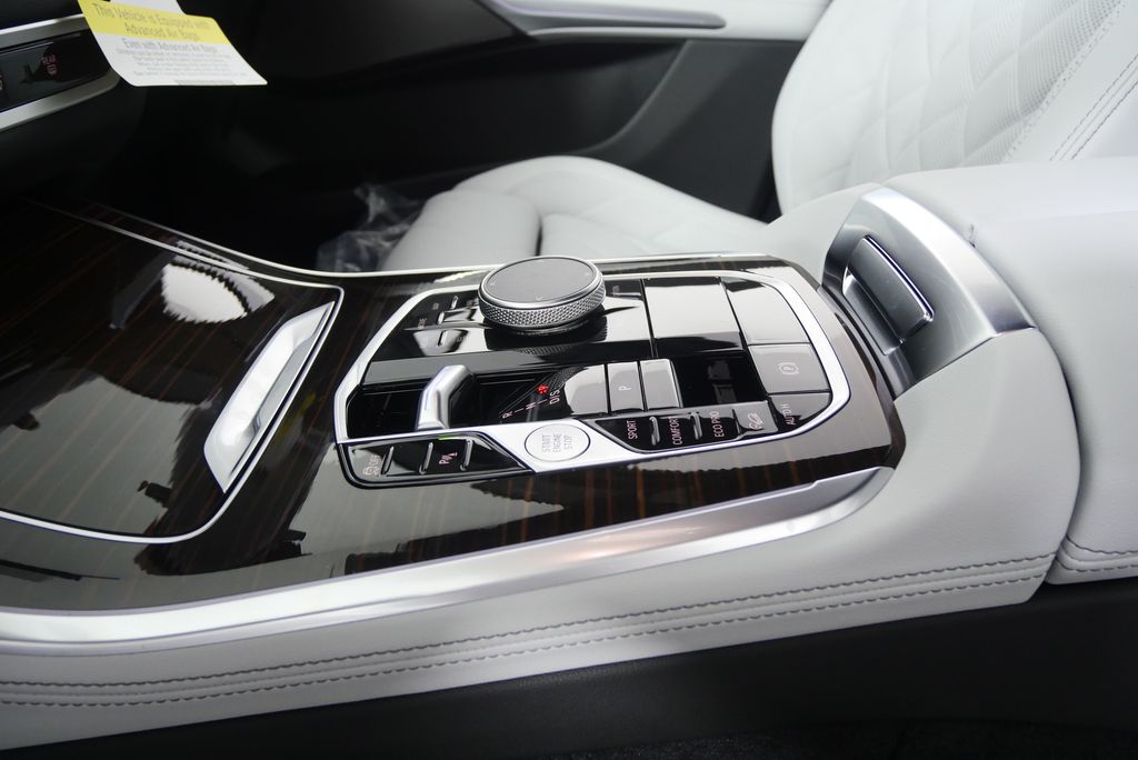 Thumbnail: 2026 BMW X5 - 21