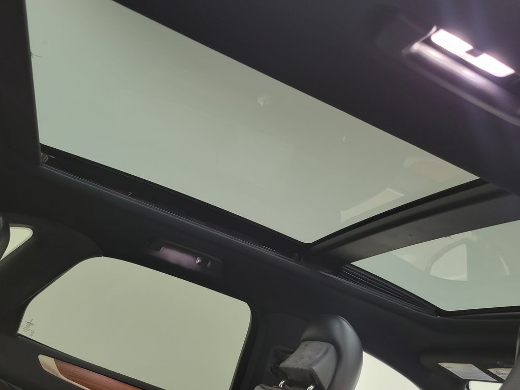 Thumbnail: 2019 Lincoln MKC - 16