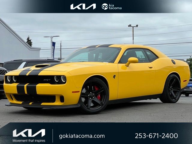 Yellow Jacket Clearcoat 2017 Dodge Challenger Coupe Rear-Wheel Drive 8-Speed Automatic