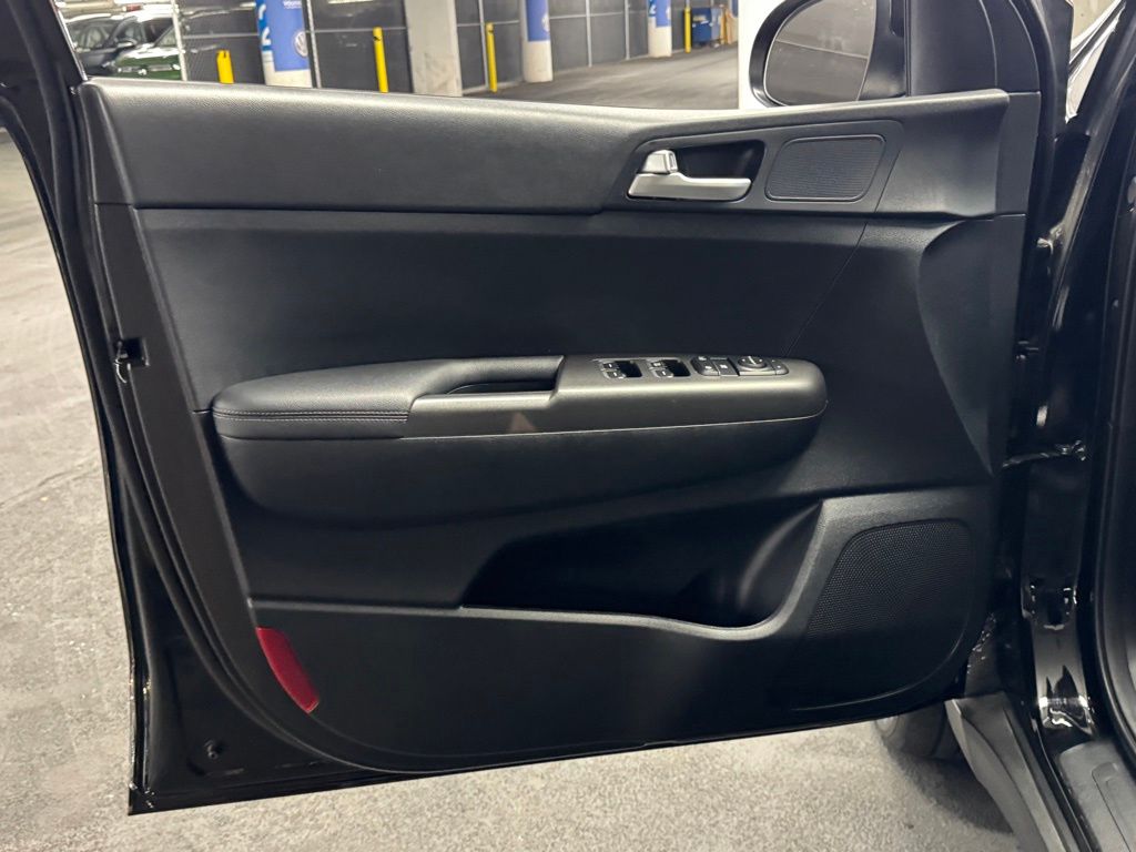 2020 Kia Sportage LX photo 13