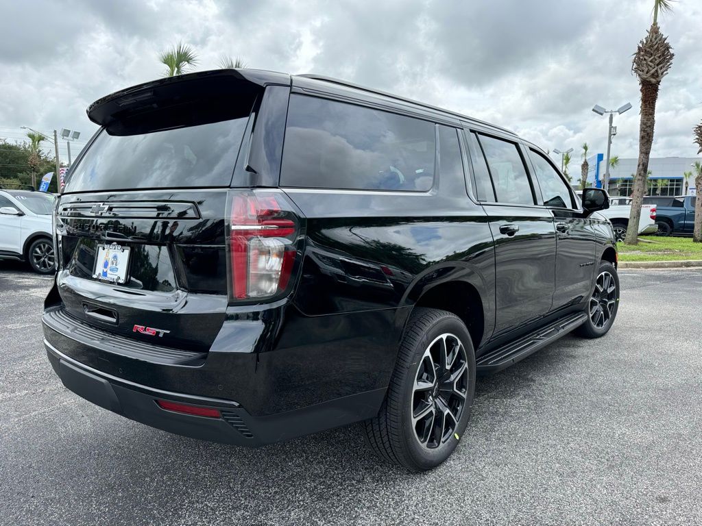 2024 Chevrolet Suburban RST 8