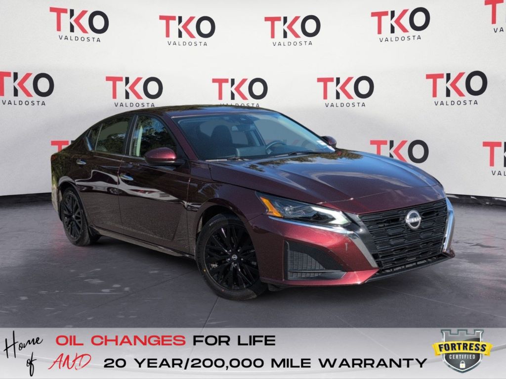 Garnet Pearl 2025 Nissan Altima Sedan Front-Wheel Drive Continuously Variable Transmission