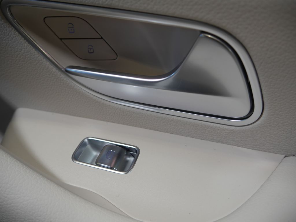 Thumbnail: 2026 Mercedes-Benz GLE - 29