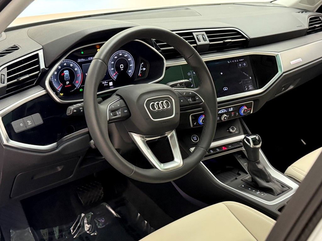 Thumbnail: 2025 Audi Q3 - 25