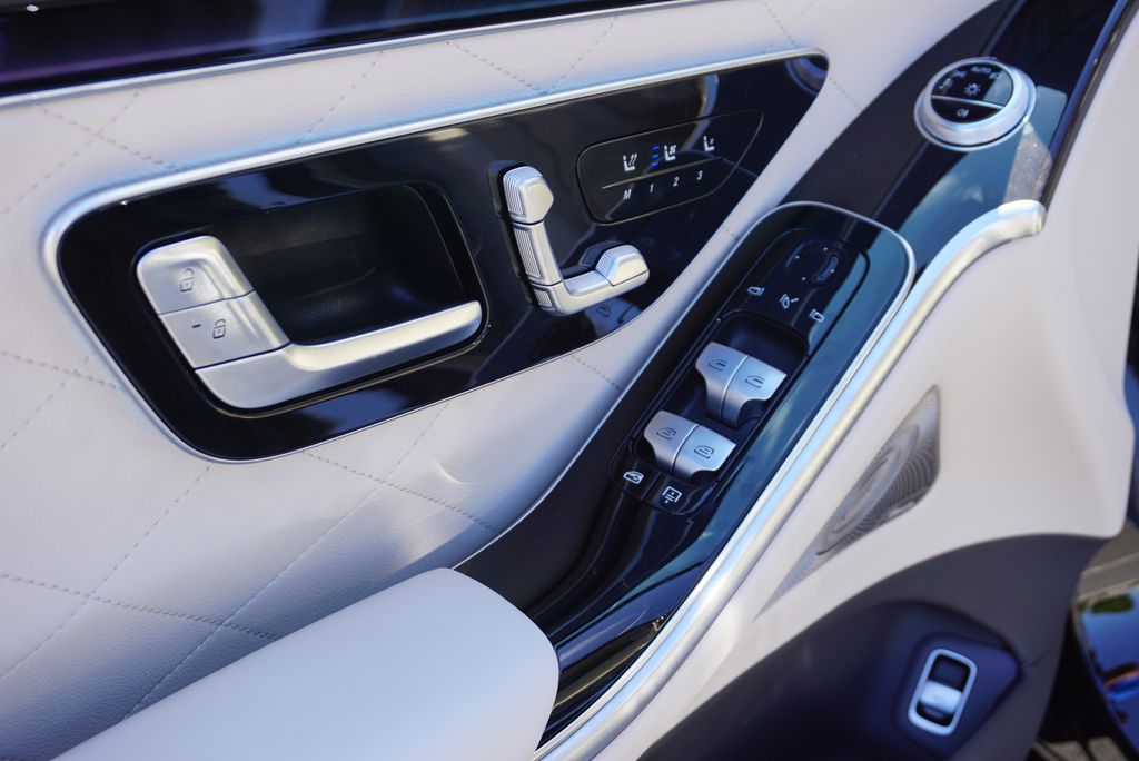 Thumbnail: 2024 Mercedes-Benz S-Class - 24