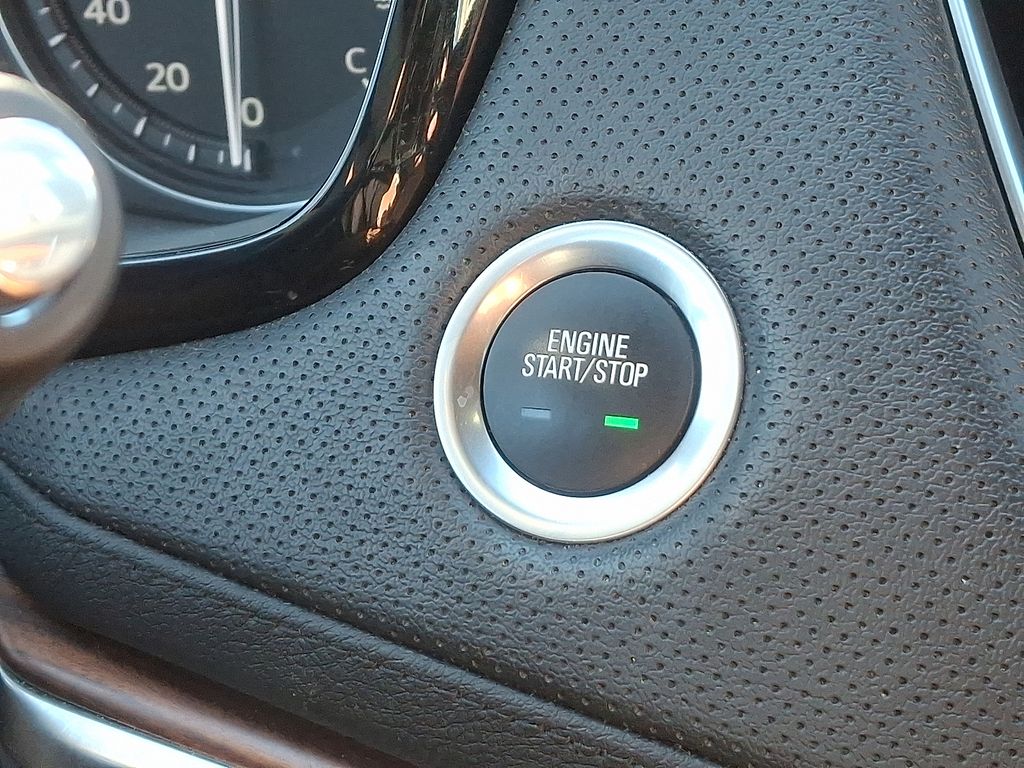 Thumbnail: 2025 Cadillac XT5 - 25