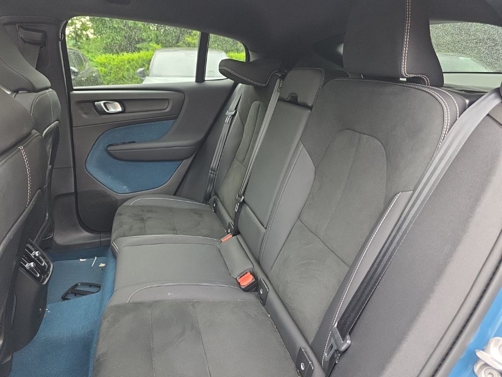 Used 2023 Blue Volvo Ultimate image 7