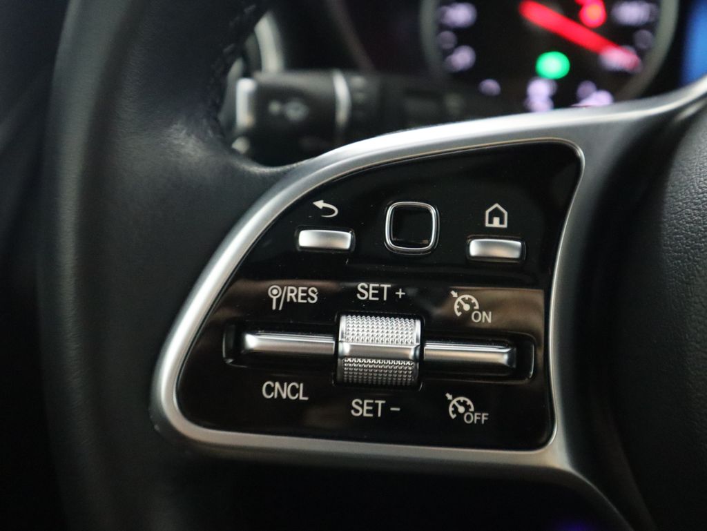 Thumbnail: 2021 Mercedes-Benz GLC - 11