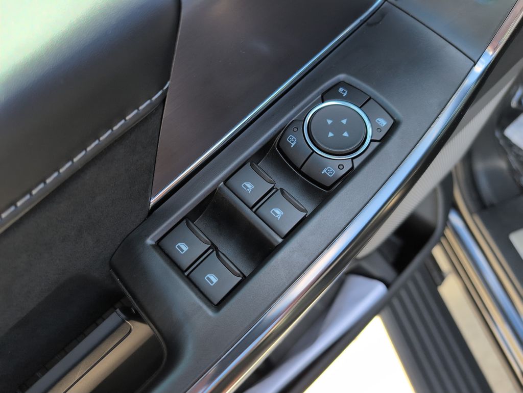 New 2026 Black Ford Platinum image 29