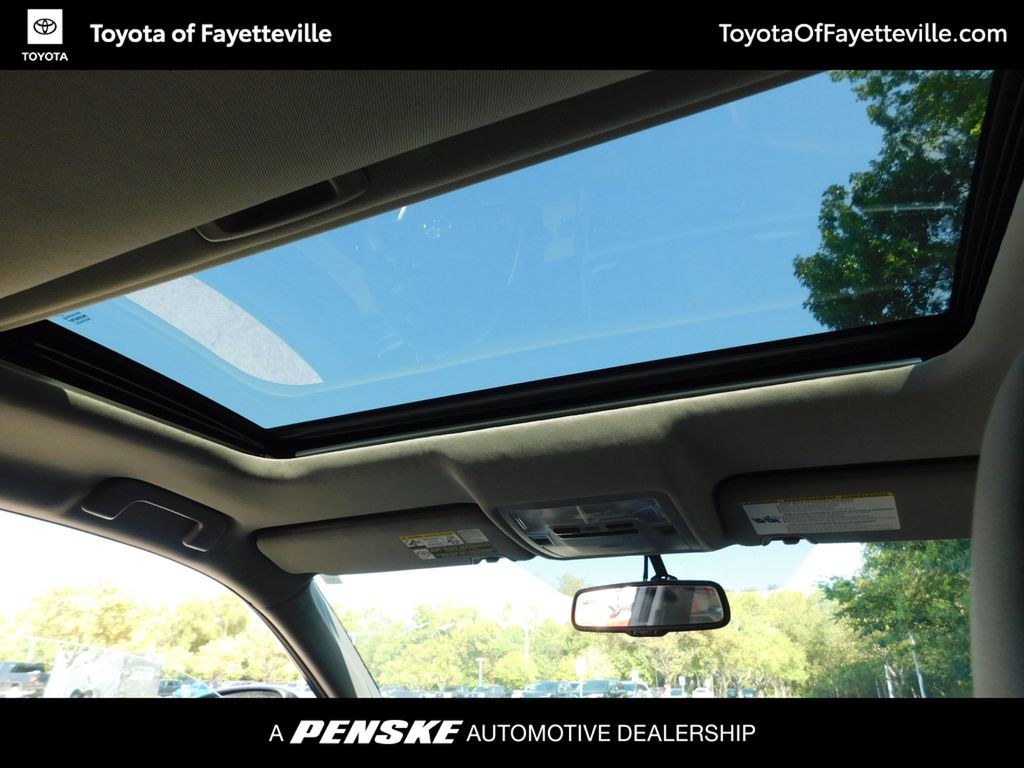 Thumbnail: 2014 Toyota Highlander - 3