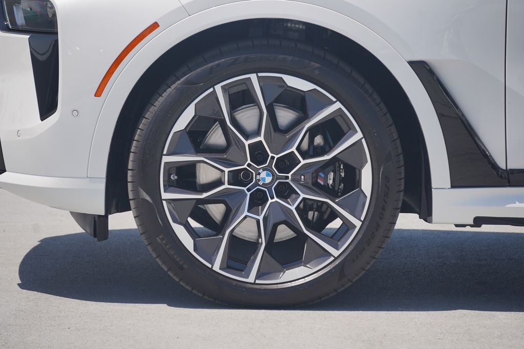 2025 BMW X7 M60i 5