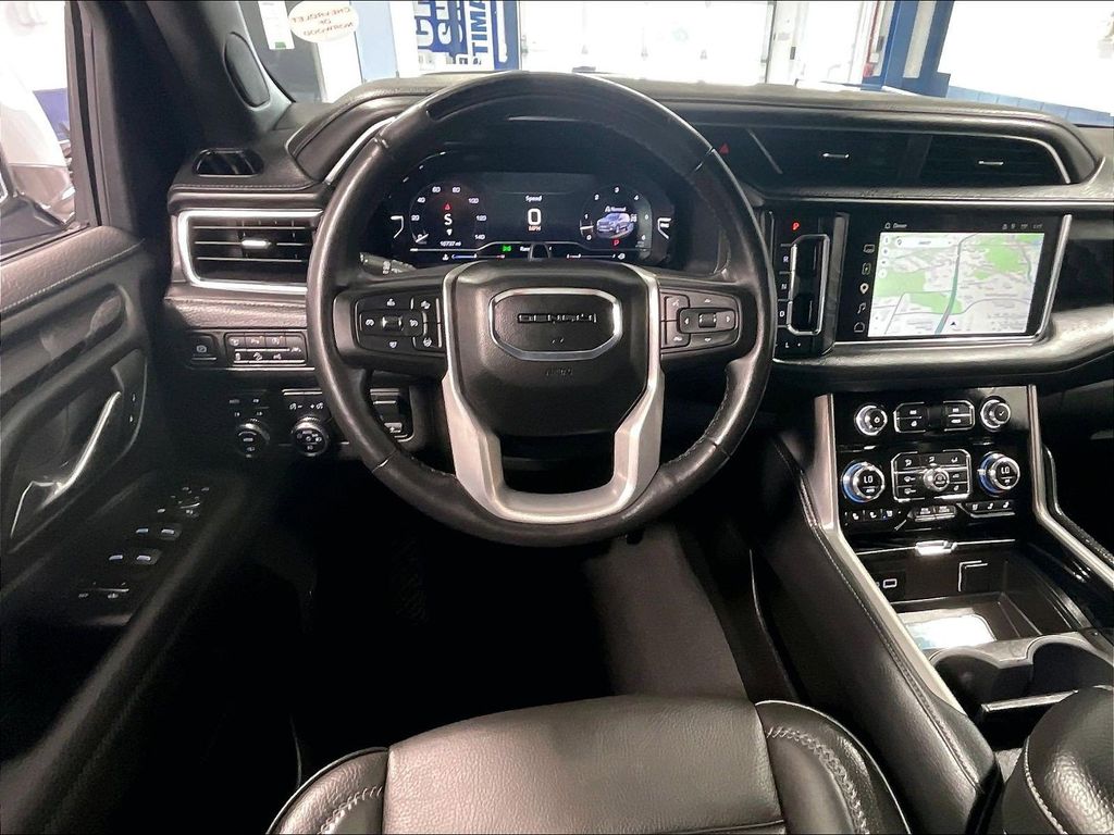 2024 GMC Yukon — photo 18